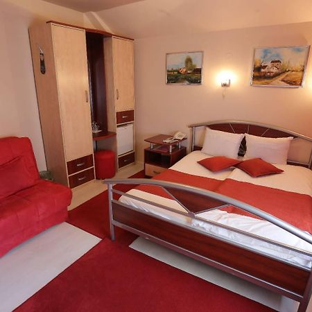 Hotel Zeneva كراغوييفاك المظهر الخارجي الصورة