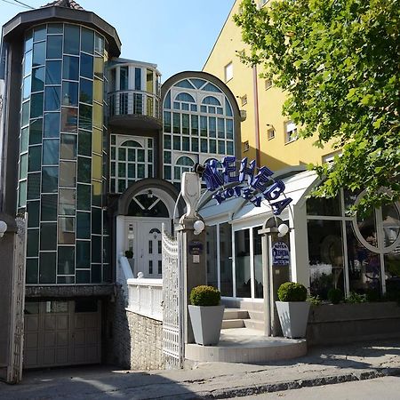 Hotel Zeneva كراغوييفاك المظهر الخارجي الصورة