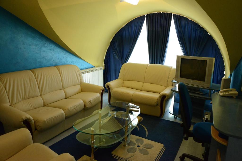 Hotel Zeneva كراغوييفاك الغرفة الصورة