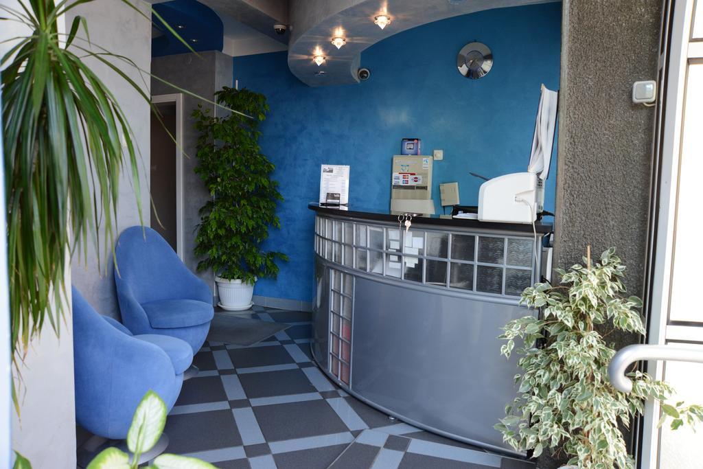 Hotel Zeneva كراغوييفاك المظهر الخارجي الصورة